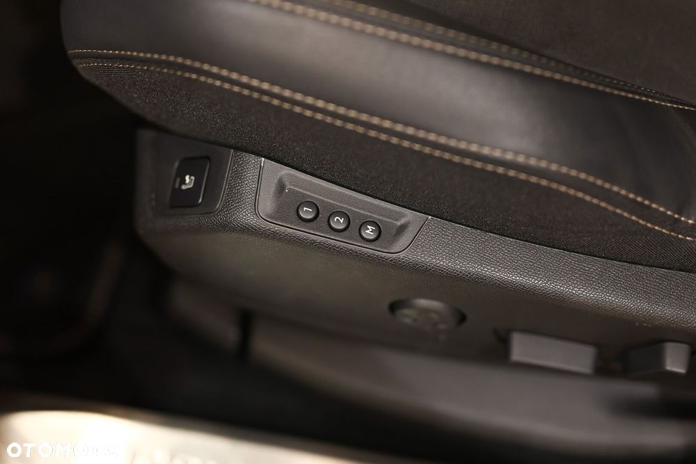 Peugeot 3008 1.5 BlueHDi GT S&S EAT8 - 25