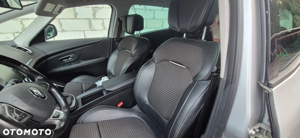 Renault Grand Scenic - 17