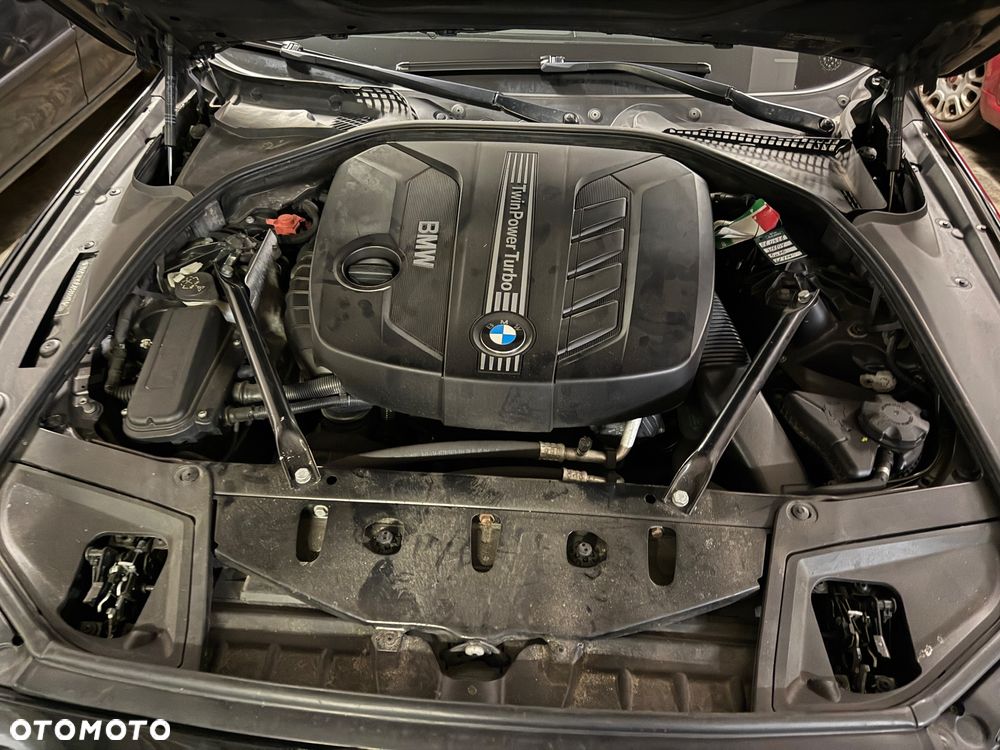 BMW Seria 5 525d - 22
