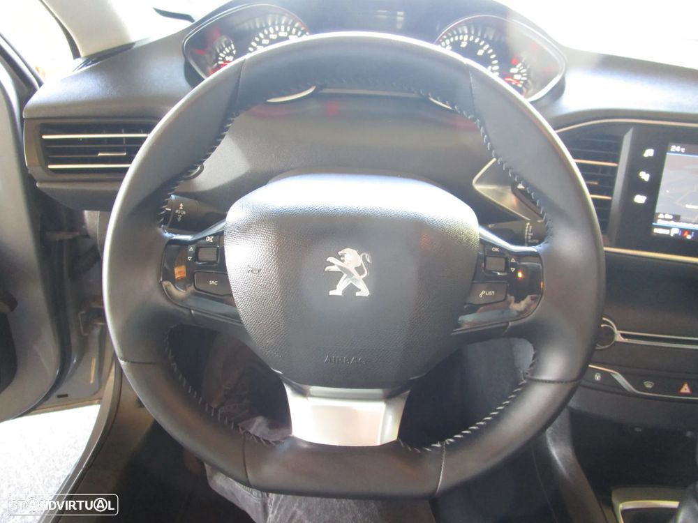 Peugeot 308 SW BlueHDi 120 EAT6 Stop & Start Allure - 26