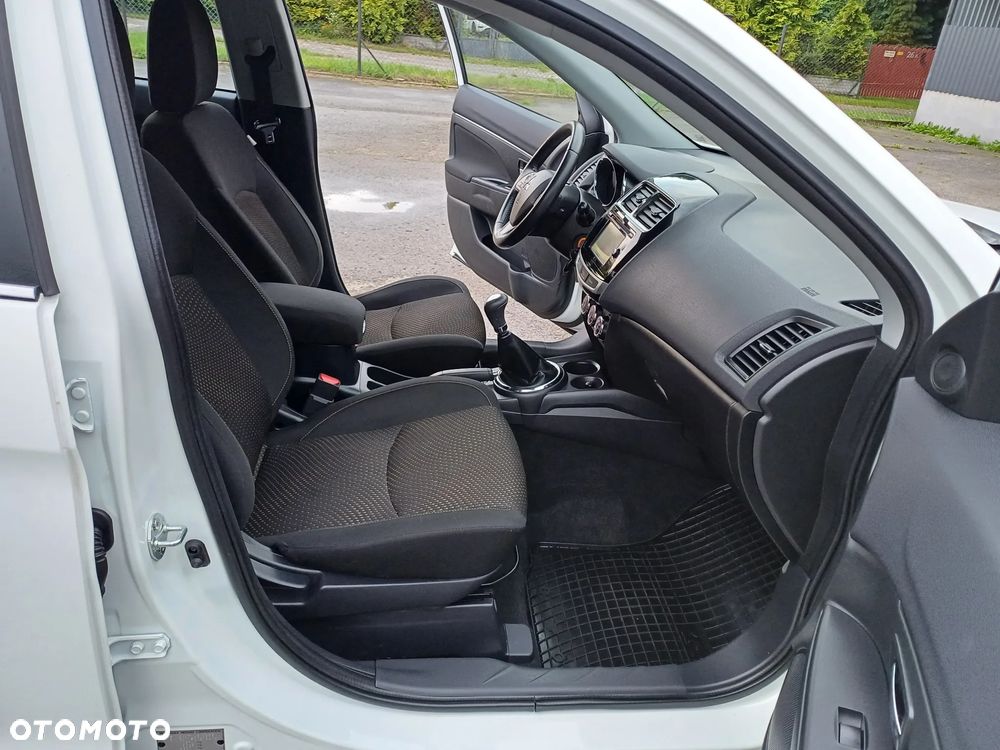 Mitsubishi ASX 1.6 2WD Plus - 17