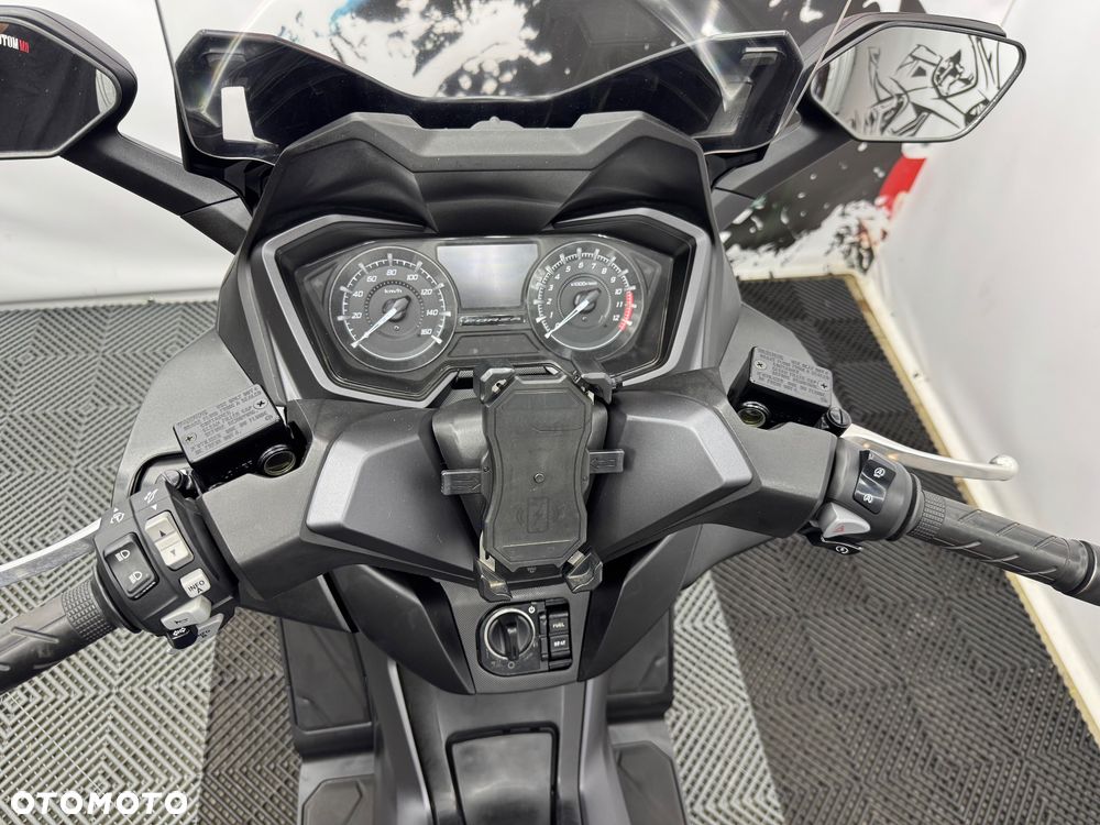 Honda NSS - 28