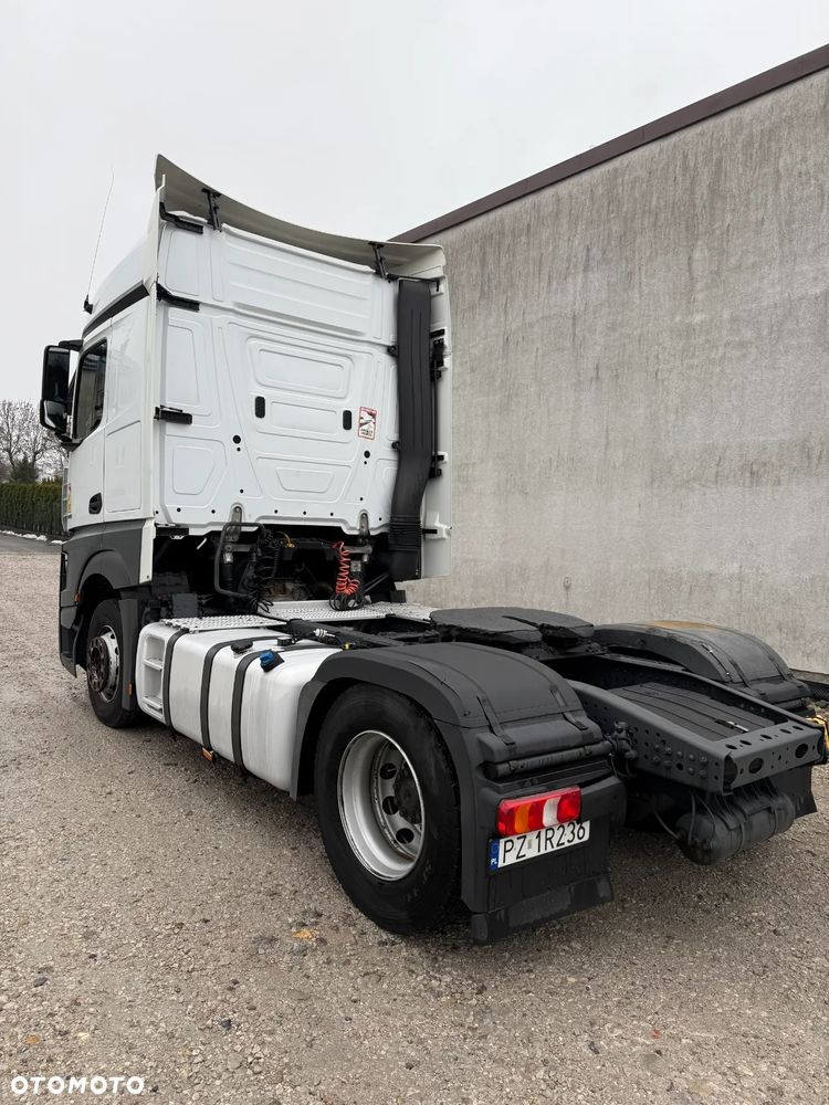 Mercedes-Benz Actros 1845 StreamSpace - 4