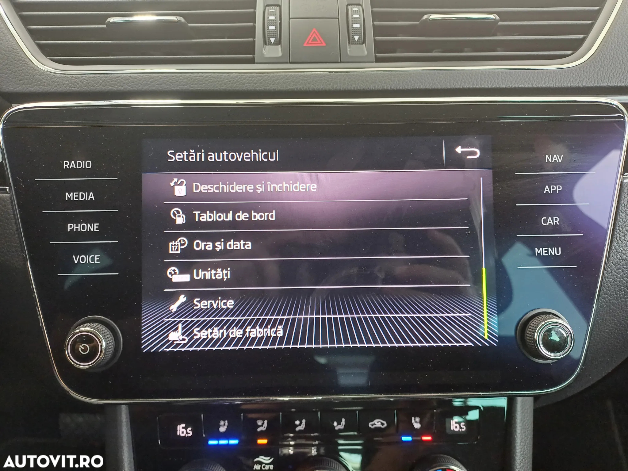 Skoda Superb Combi 2.0 TDI 4X4 DSG Laurin & Klement - 17