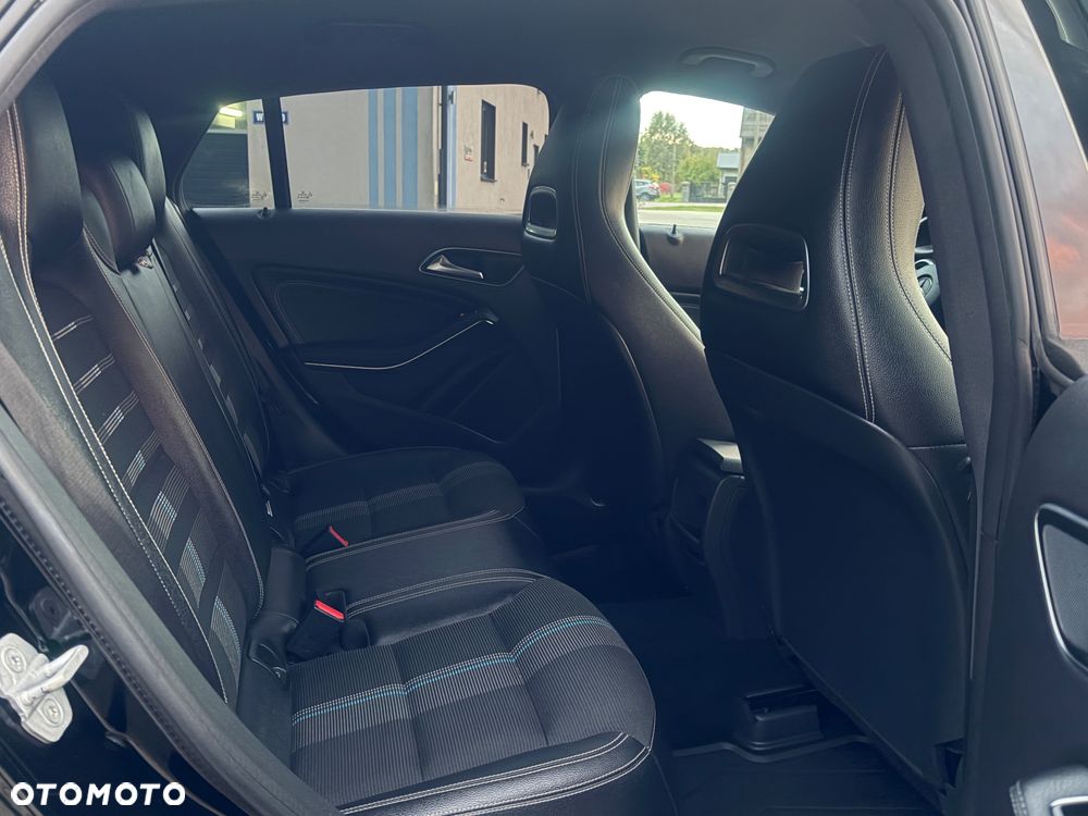 Mercedes-Benz CLA 200 d Urban - 16