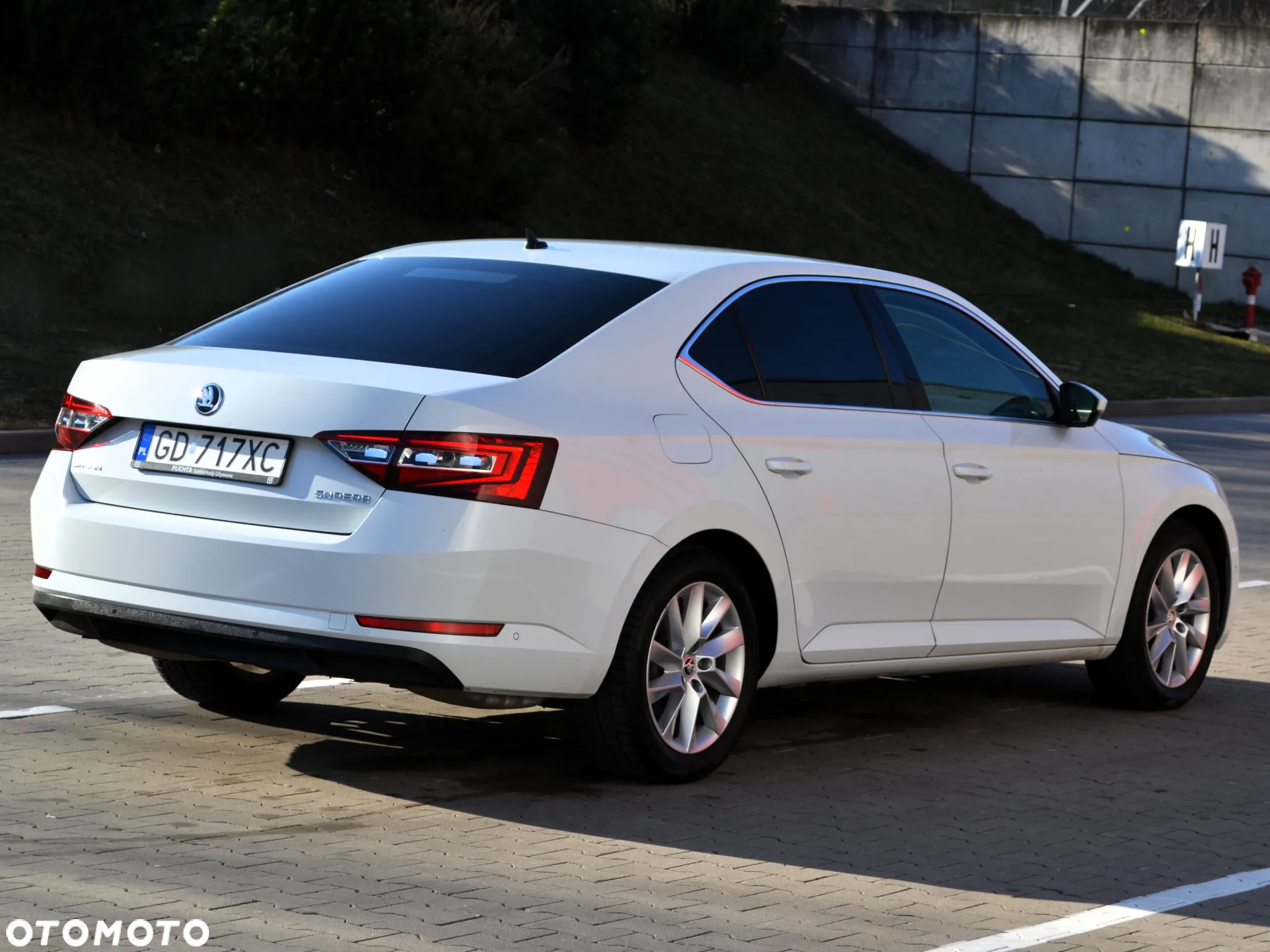 Skoda Superb 2.0 TSI Ambition DSG - 2