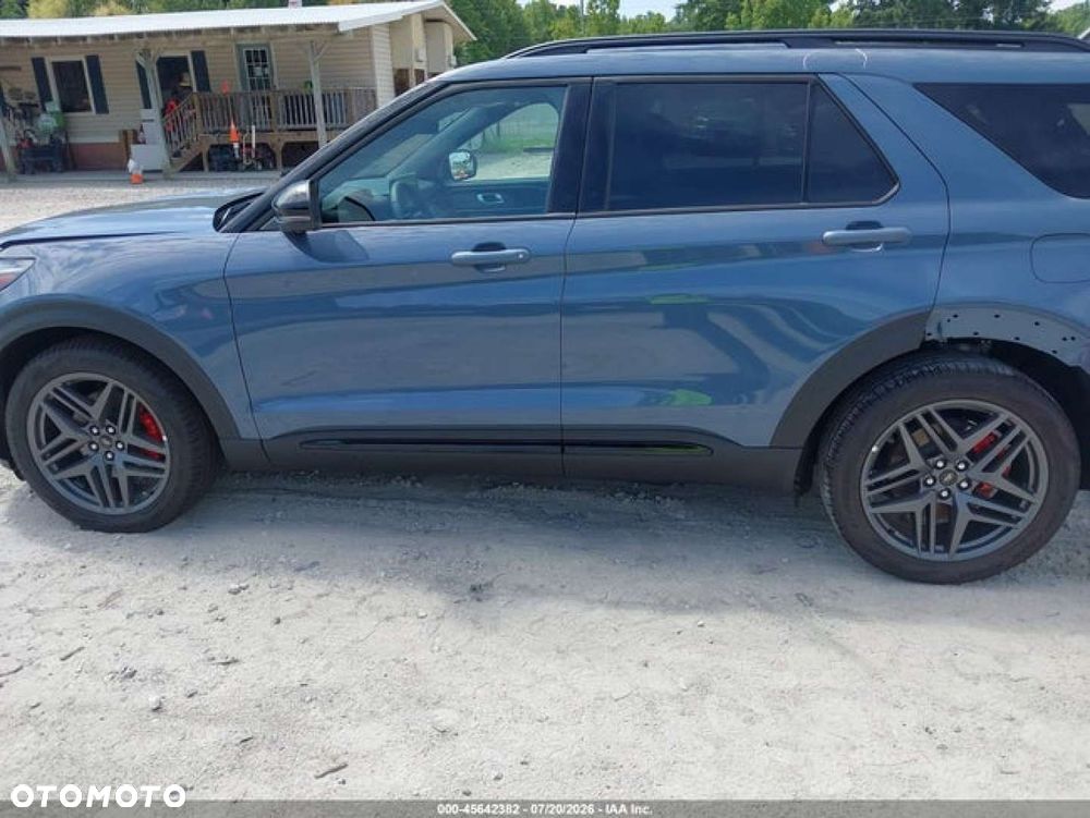 Ford Explorer - 2