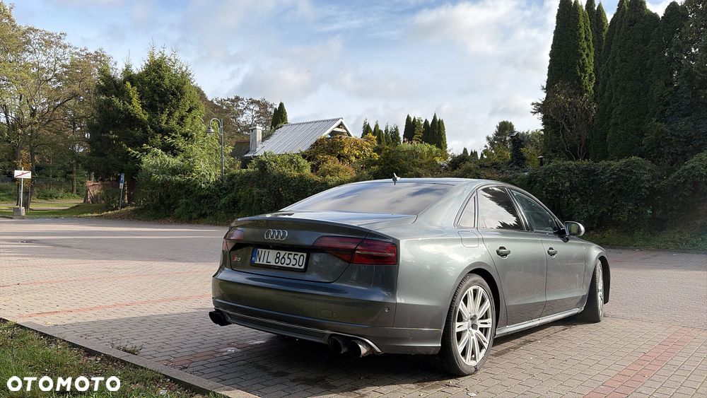 Audi S8 - 4