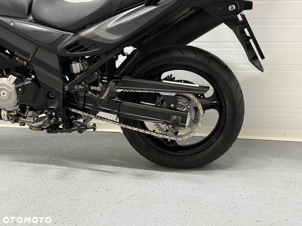 Suzuki V-STROM - 10