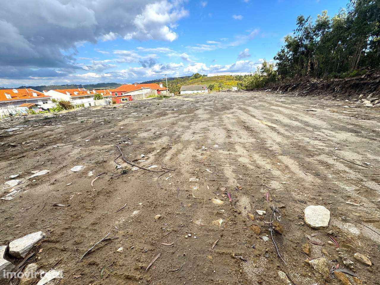 Excelente Terreno para Construção em Lustosa, Lousada, Porto - Grande imagem: 3/10