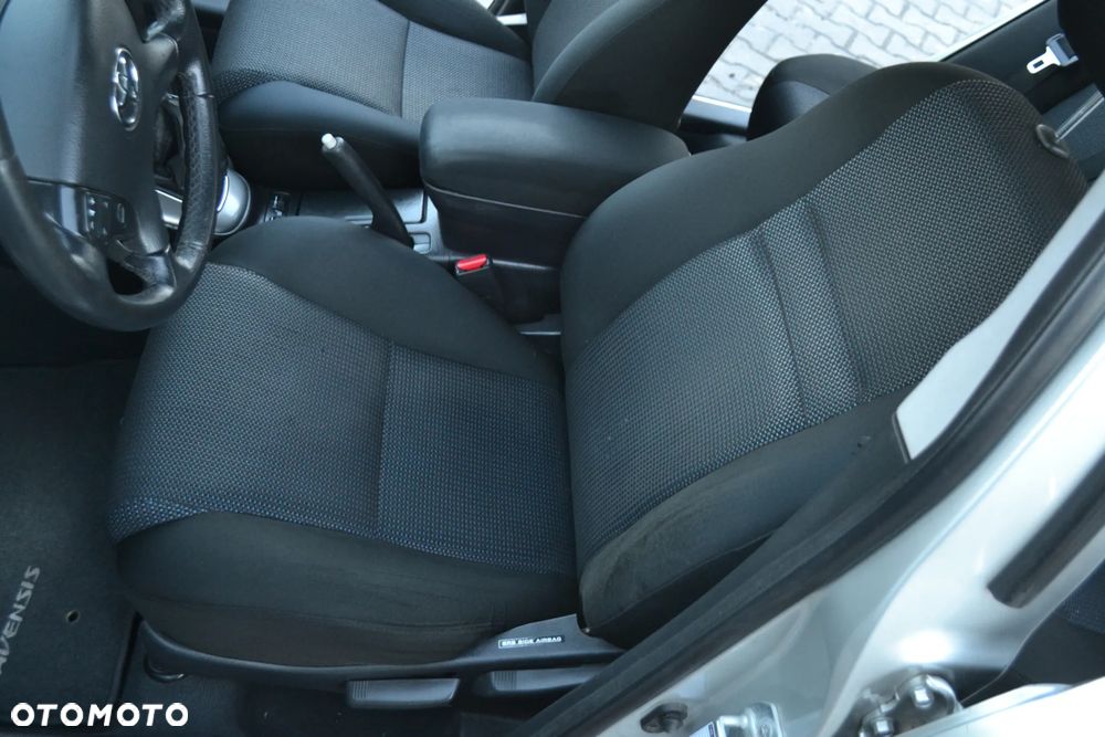 Toyota Avensis 2.0 VVT-i Executive - 23