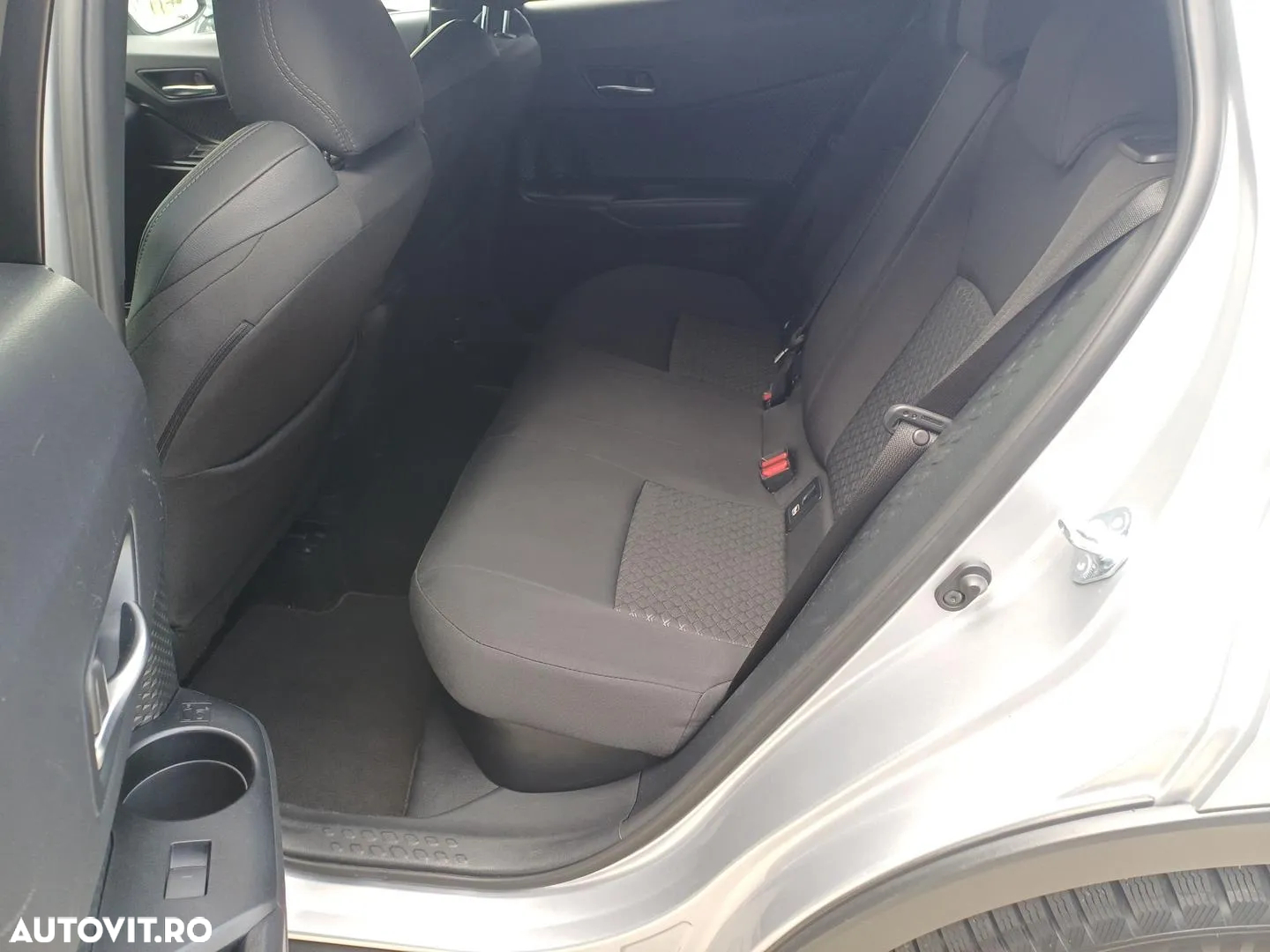 Toyota C-HR 1.8 HSD 122 CP 4x2 CVT C-lassy bi-tone - 19