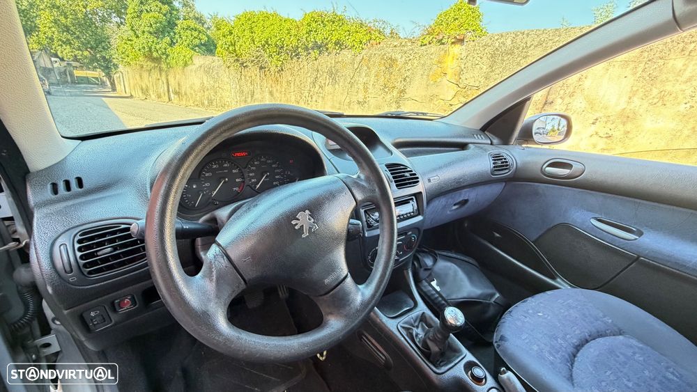 Peugeot 206 1.1 XR - 6