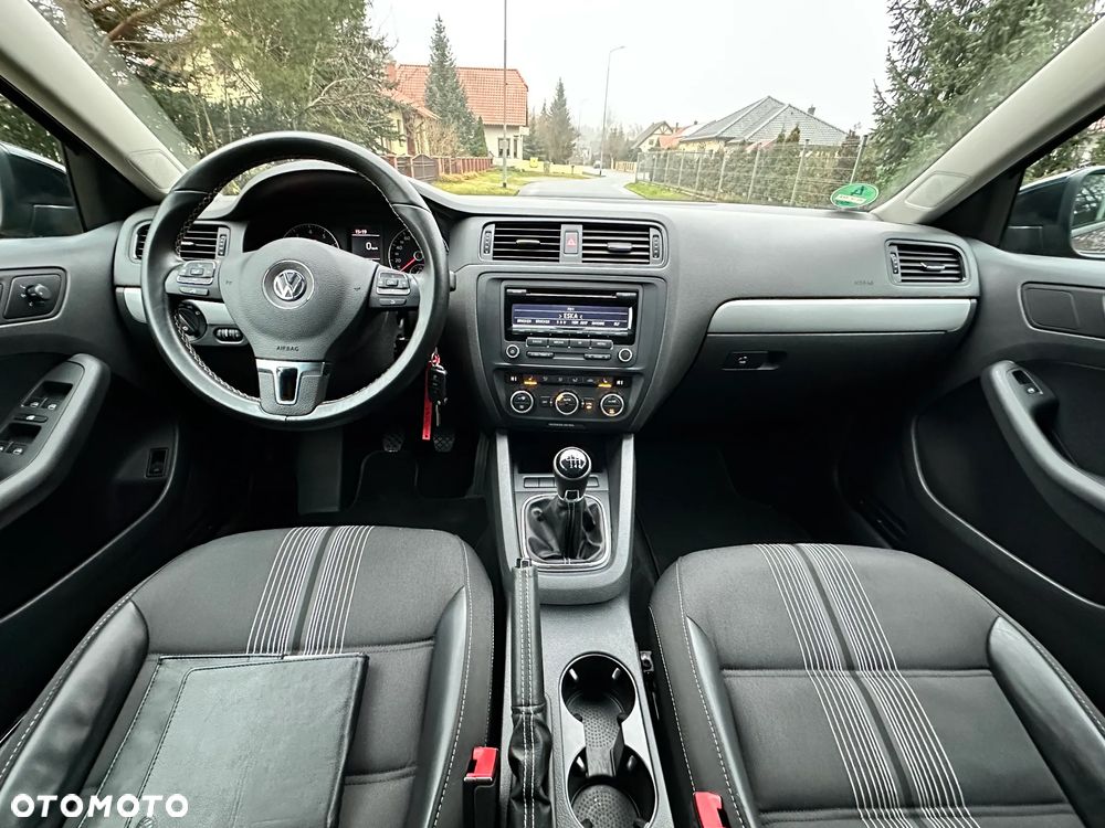 Volkswagen Jetta 1.4 TSI Match - 26