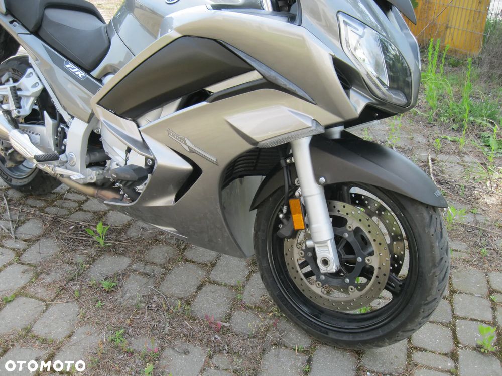 Yamaha FJR - 16