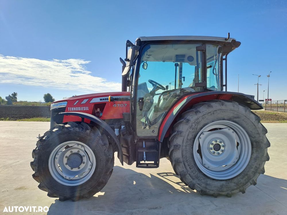 Massey Ferguson 4707 - 9