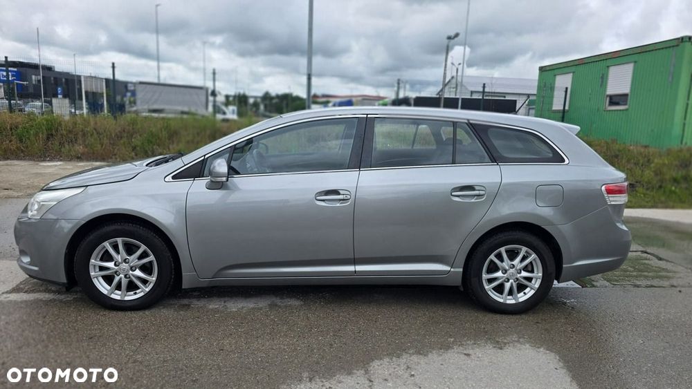 Toyota Avensis - 5