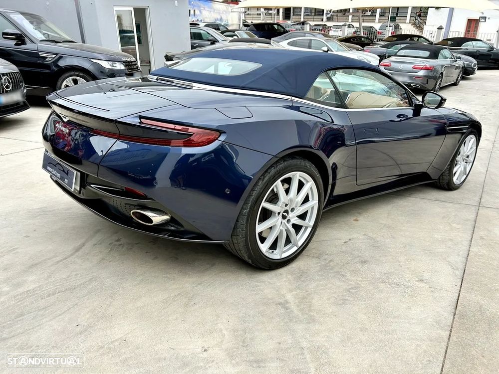 Aston Martin DB11 Coupé V8 Auto - 4
