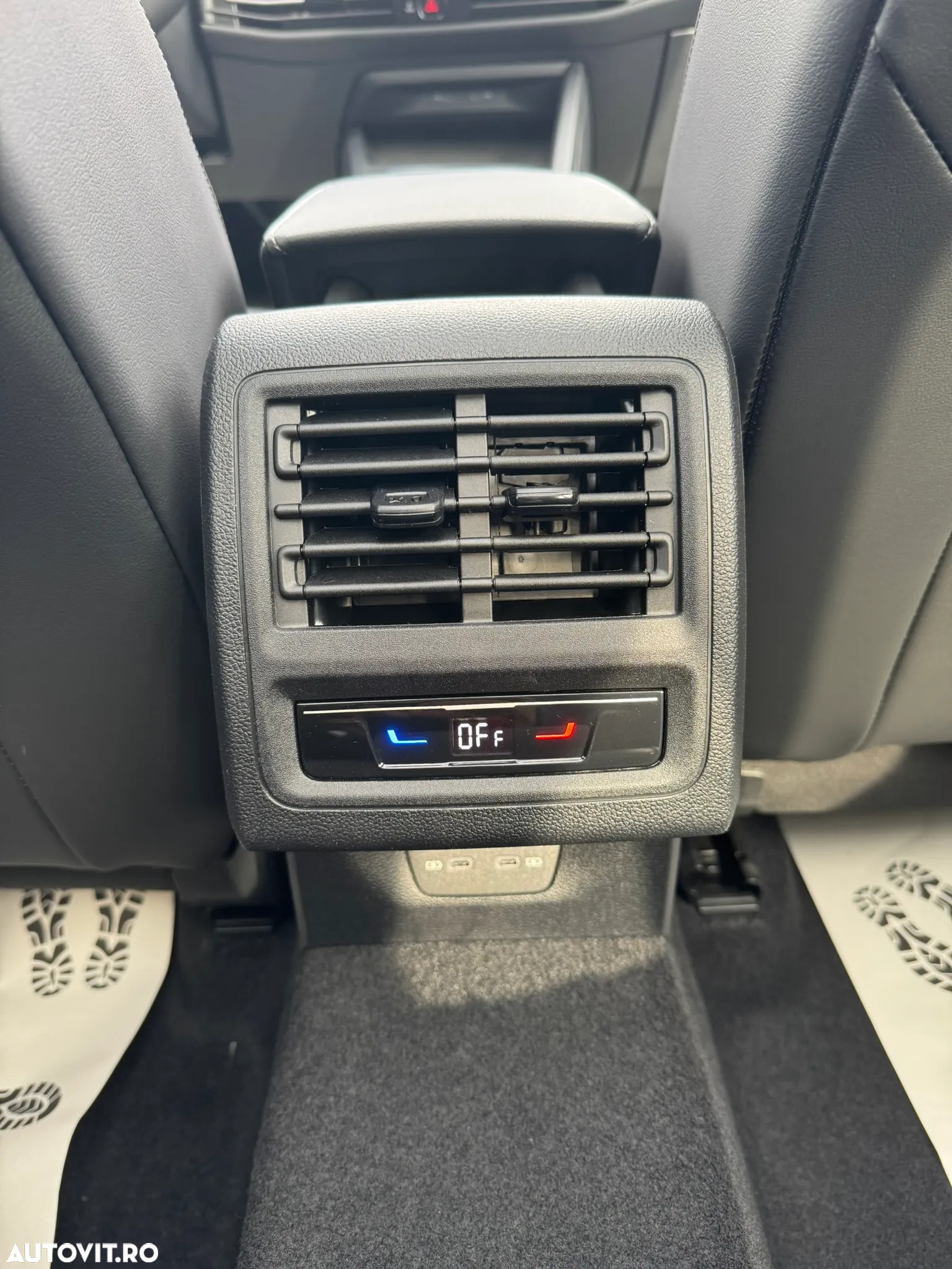 Volkswagen Golf 1.5 eTSI ACT DSG MHEV Life - 24
