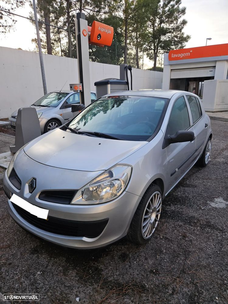 Renault Clio - 1