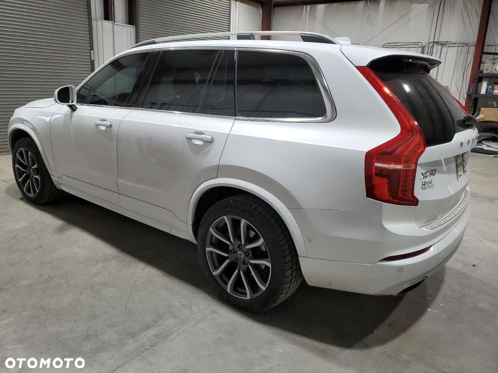 Volvo XC 90 - 4