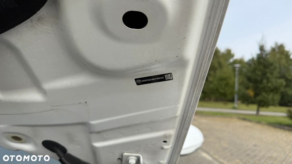 Alfa Romeo Giulia 2.0 Turbo 16V AT8 Veloce - 16