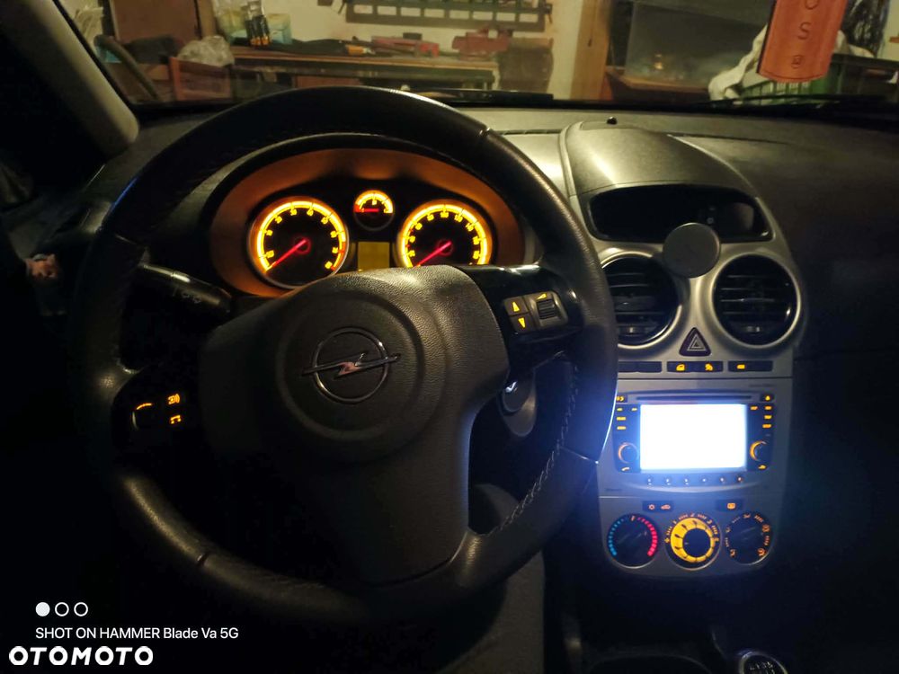 Opel Corsa 1.2 16V Essentia - 7