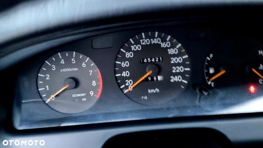 Toyota Carina - 15