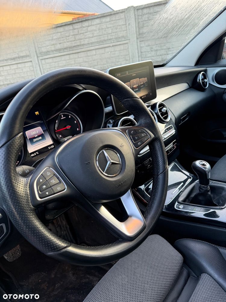 Mercedes-Benz Klasa C 220 CDI Avantgarde Edition - 23