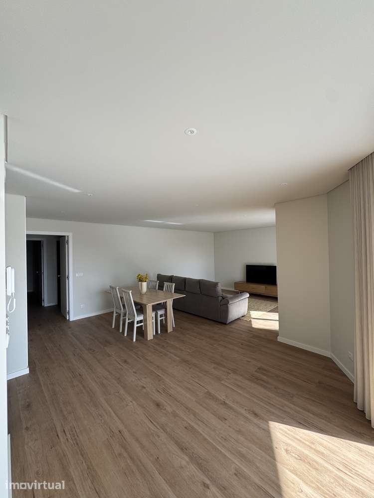 Apartamento Novo T3 mobilado e equipado, vista mar e garagem Ericeira - Grande imagem: 4/24