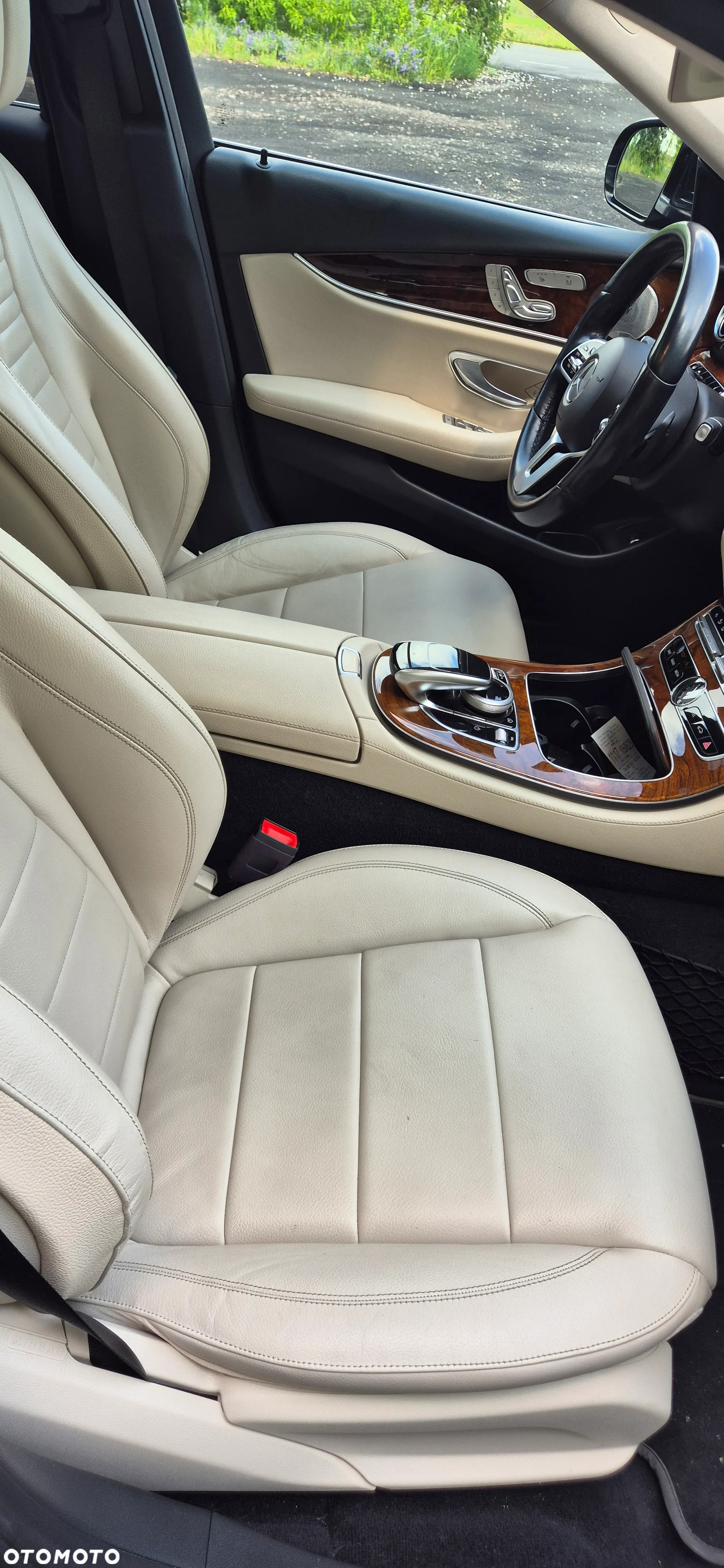 Mercedes-Benz Klasa E 220 d 4-Matic 9G-TRONIC - 21