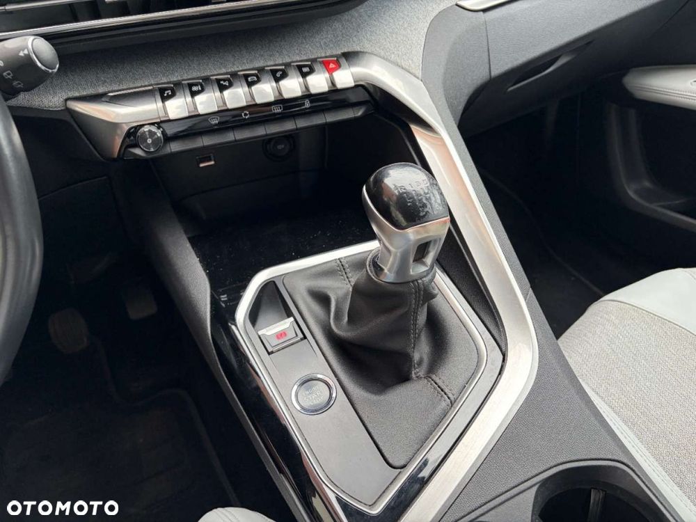 Peugeot 5008 1.5 BlueHDi Allure S&S - 20