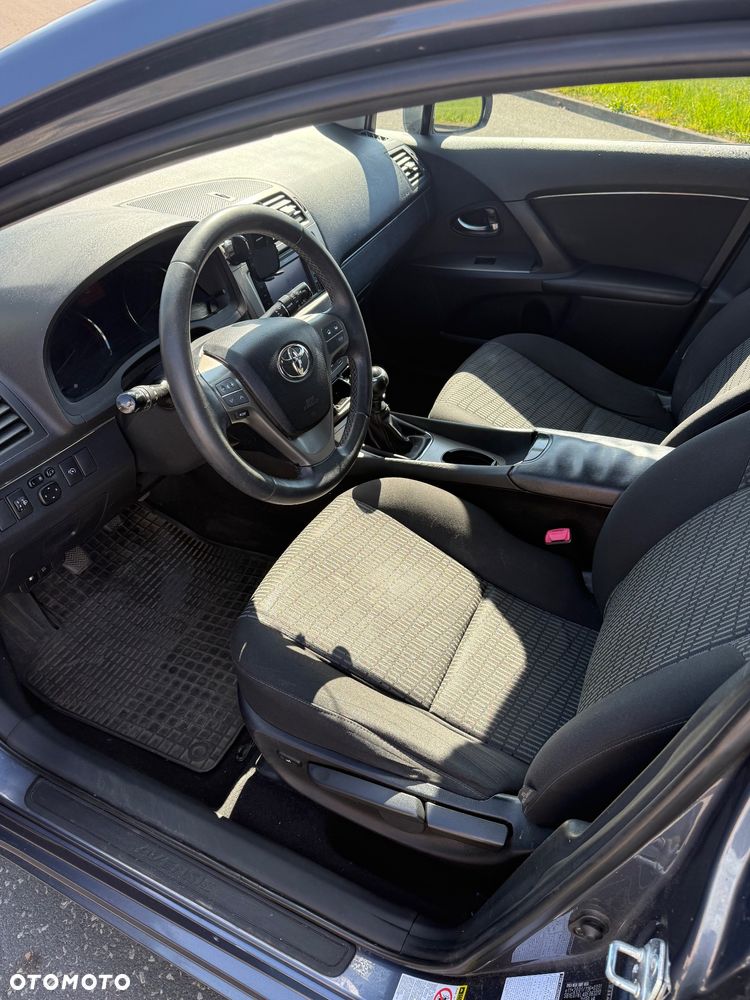 Toyota Avensis 2.0 D-4D Luna - 10