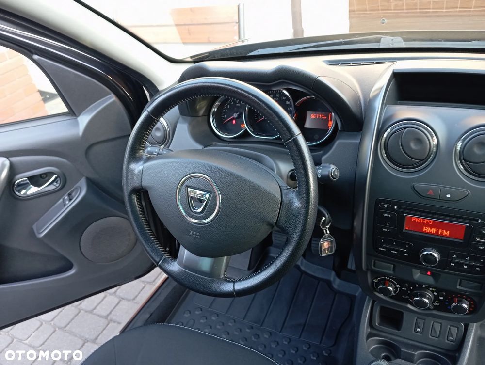 Dacia Duster 1.6 SCe Laureate S&S - 29