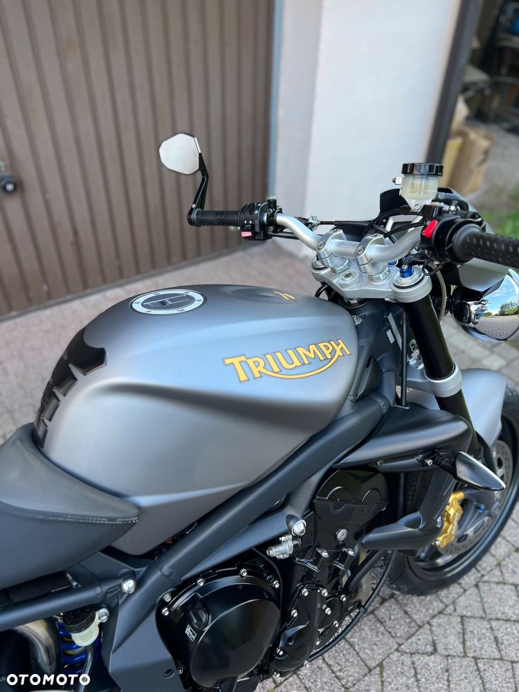 Triumph Street Triple - 11