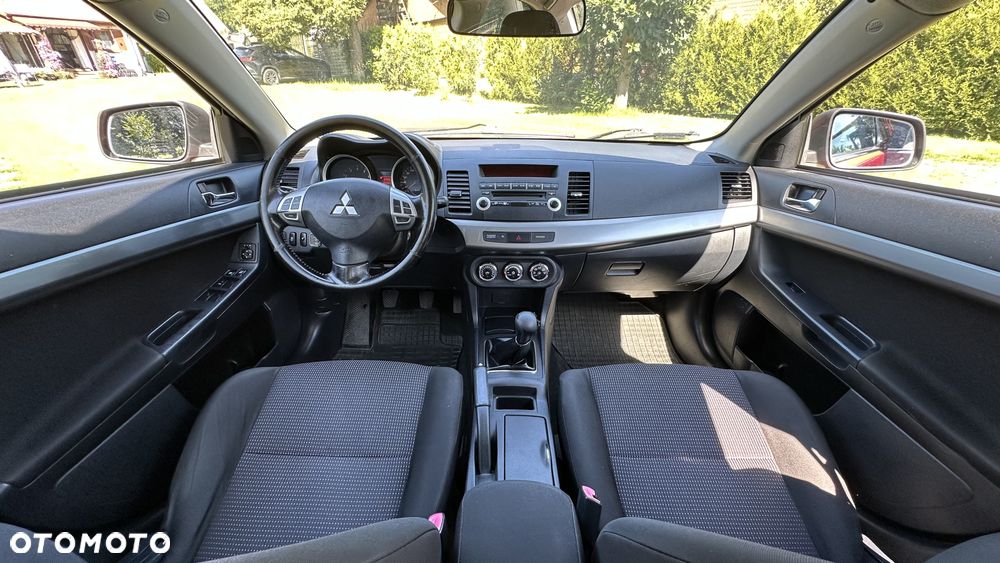 Mitsubishi Lancer 1.8 Invite - 7