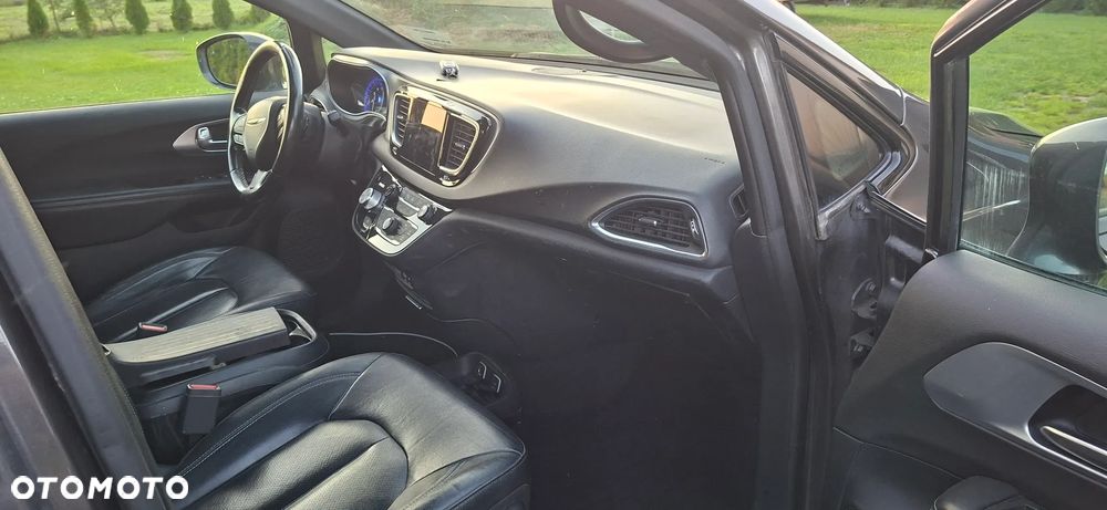Chrysler Pacifica - 19