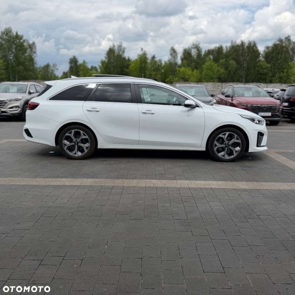 Kia Ceed - 13