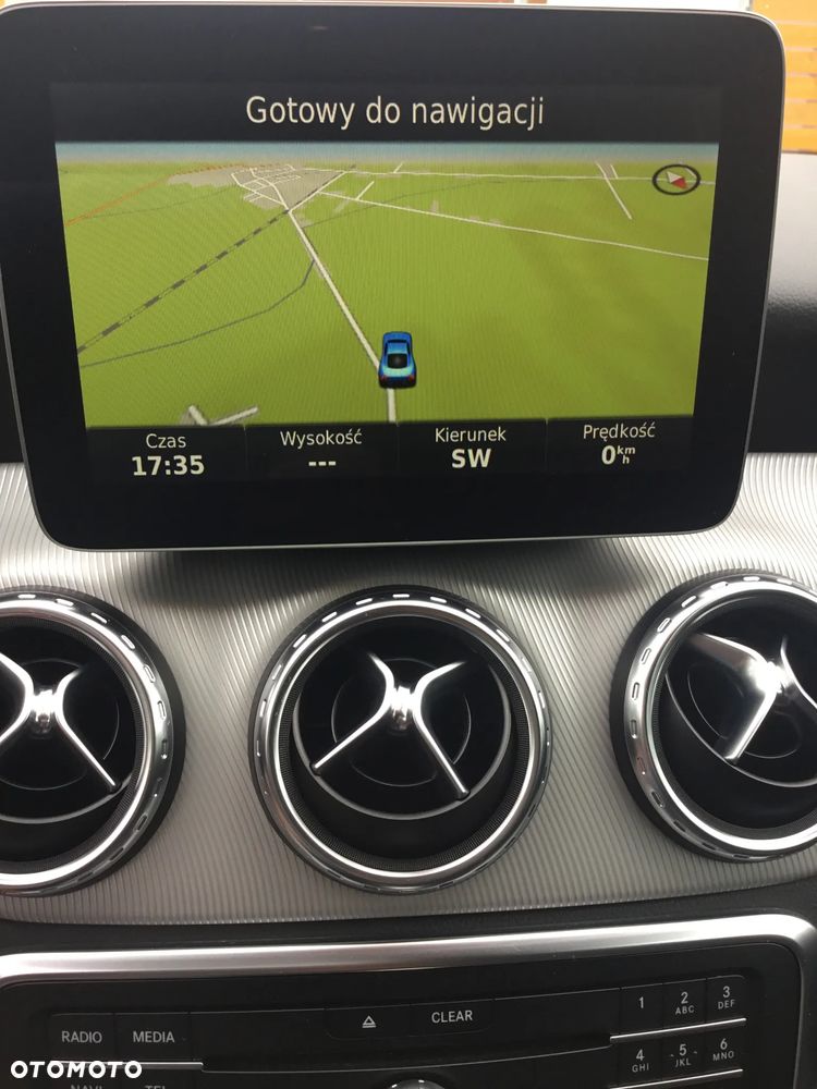 Mercedes-Benz GLA 180 7G-DCT UrbanStyle Edition - 12