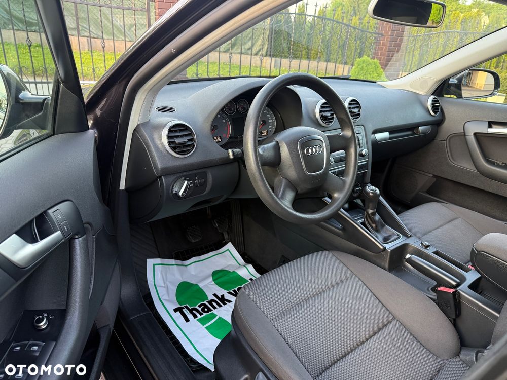 Audi A3 Sportback 1.6 Ambiente - 8