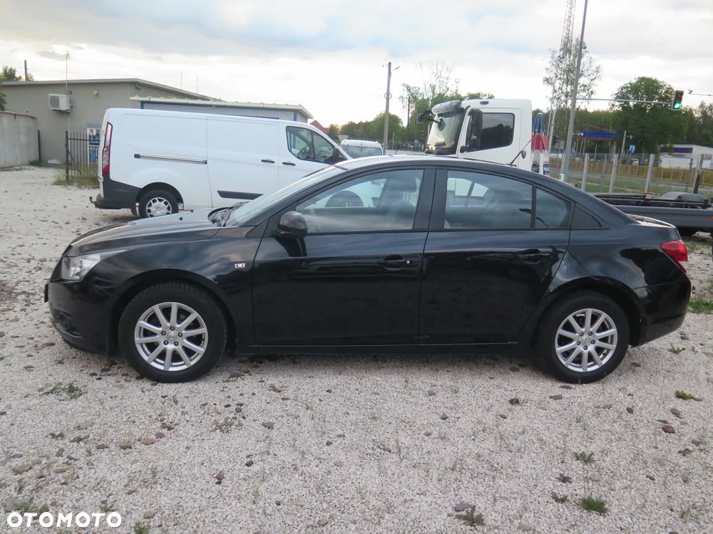 Chevrolet Cruze 1.6 LS - 10