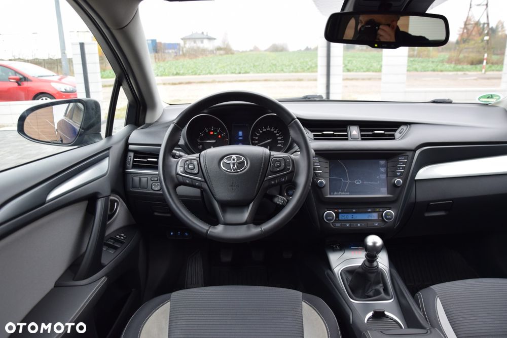 Toyota Avensis - 7