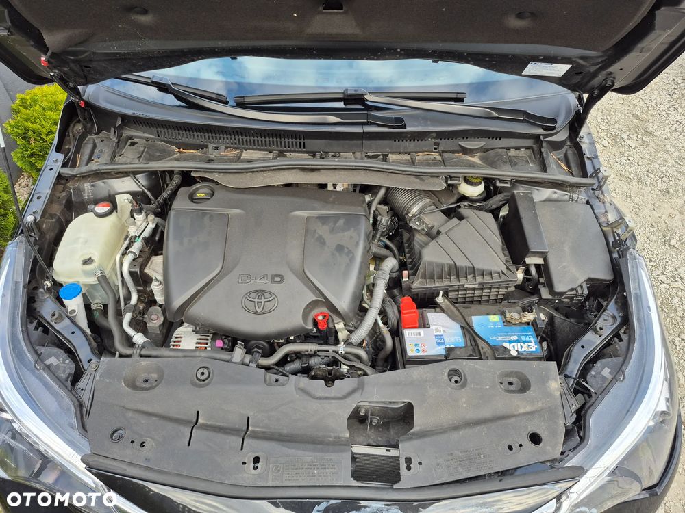 Toyota Avensis 1.6 D-4D Premium - 18