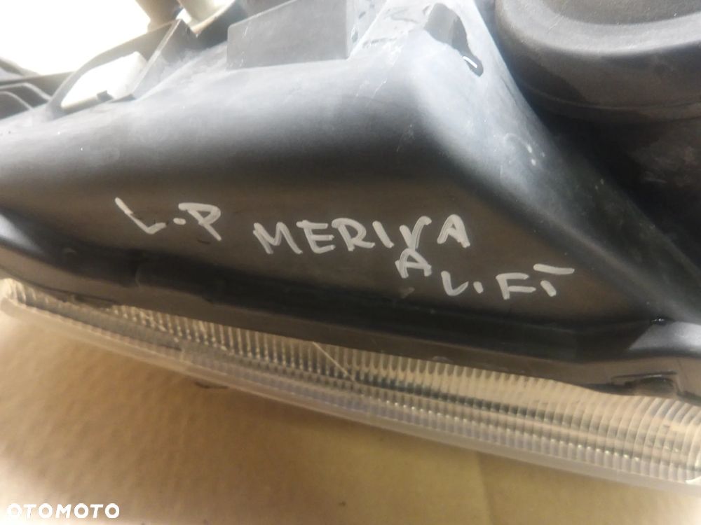 OPEL MERIVA A I LIFT 05-10 1.4B LAMPA PRAWA LEWA PRZÓD PRZEDNIA 93321053 93321052 - 9