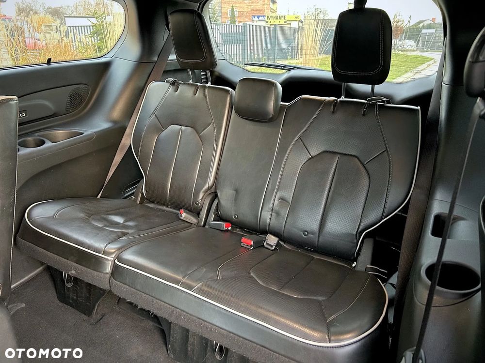 Chrysler Pacifica - 27