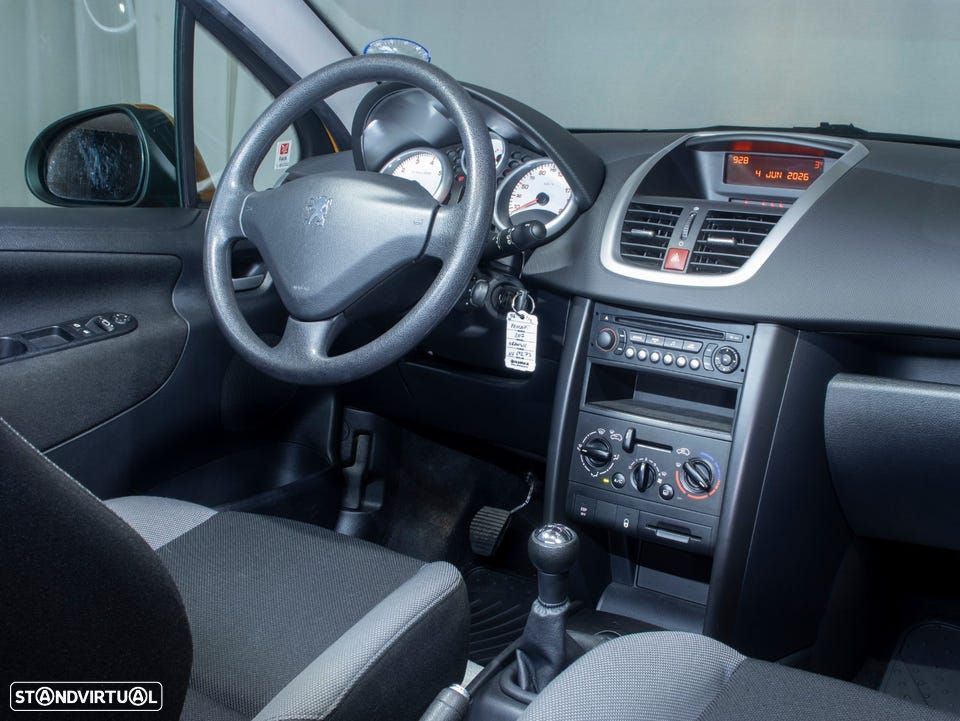 Peugeot 207 - 13