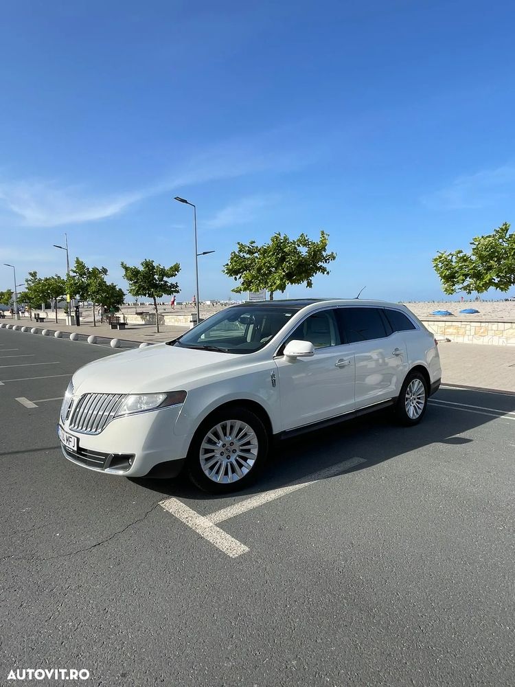 Lincoln MKT - 2
