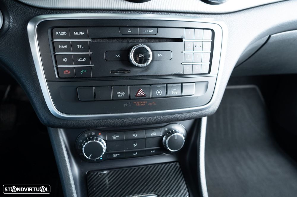 Mercedes-Benz CLA 180 d Shooting Brake Urban Aut. - 14