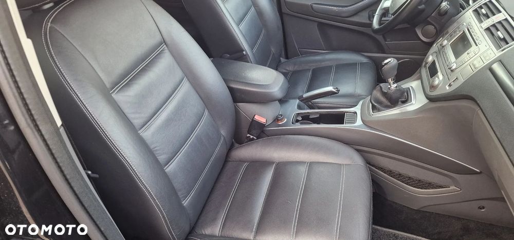Ford Kuga 2.0 TDCi 4x4 Titanium - 16