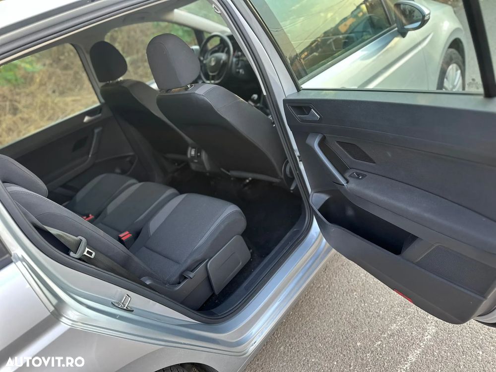 Volkswagen Touran 1.6 TDI Comfortline - 20